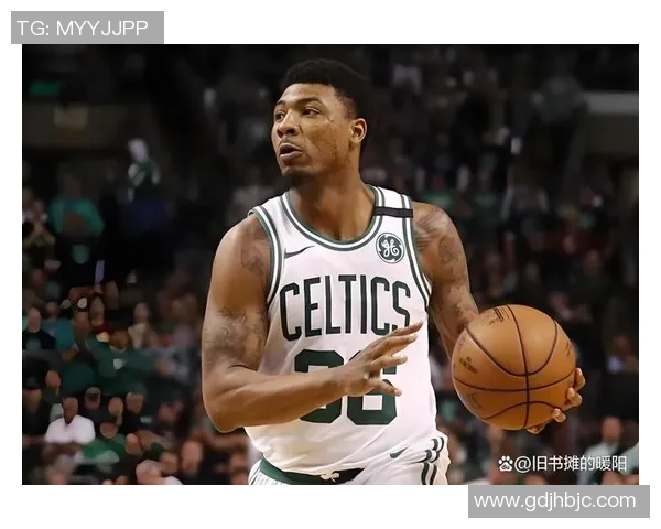 斯玛特拼尽全力左右手连环干扰传球飞身救球展现极致拼劲